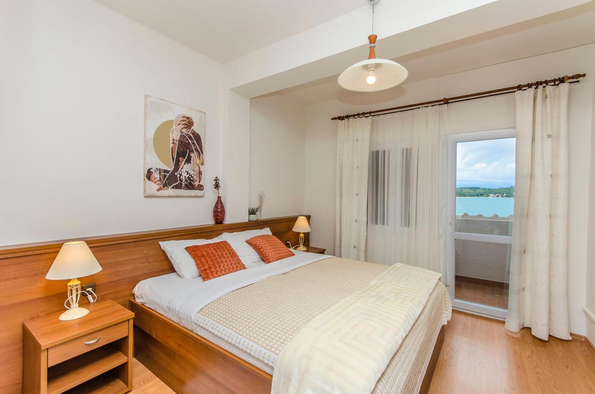 House Hotel Plava Laguna Тисно Екстериор снимка