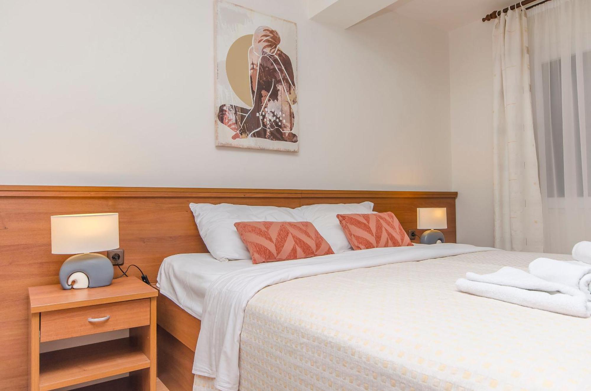 House Hotel Plava Laguna Тисно Екстериор снимка