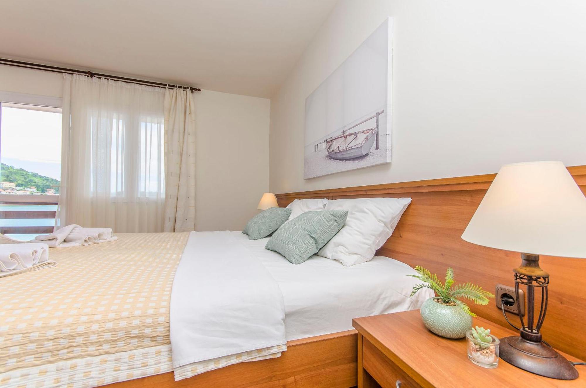 House Hotel Plava Laguna Тисно Екстериор снимка