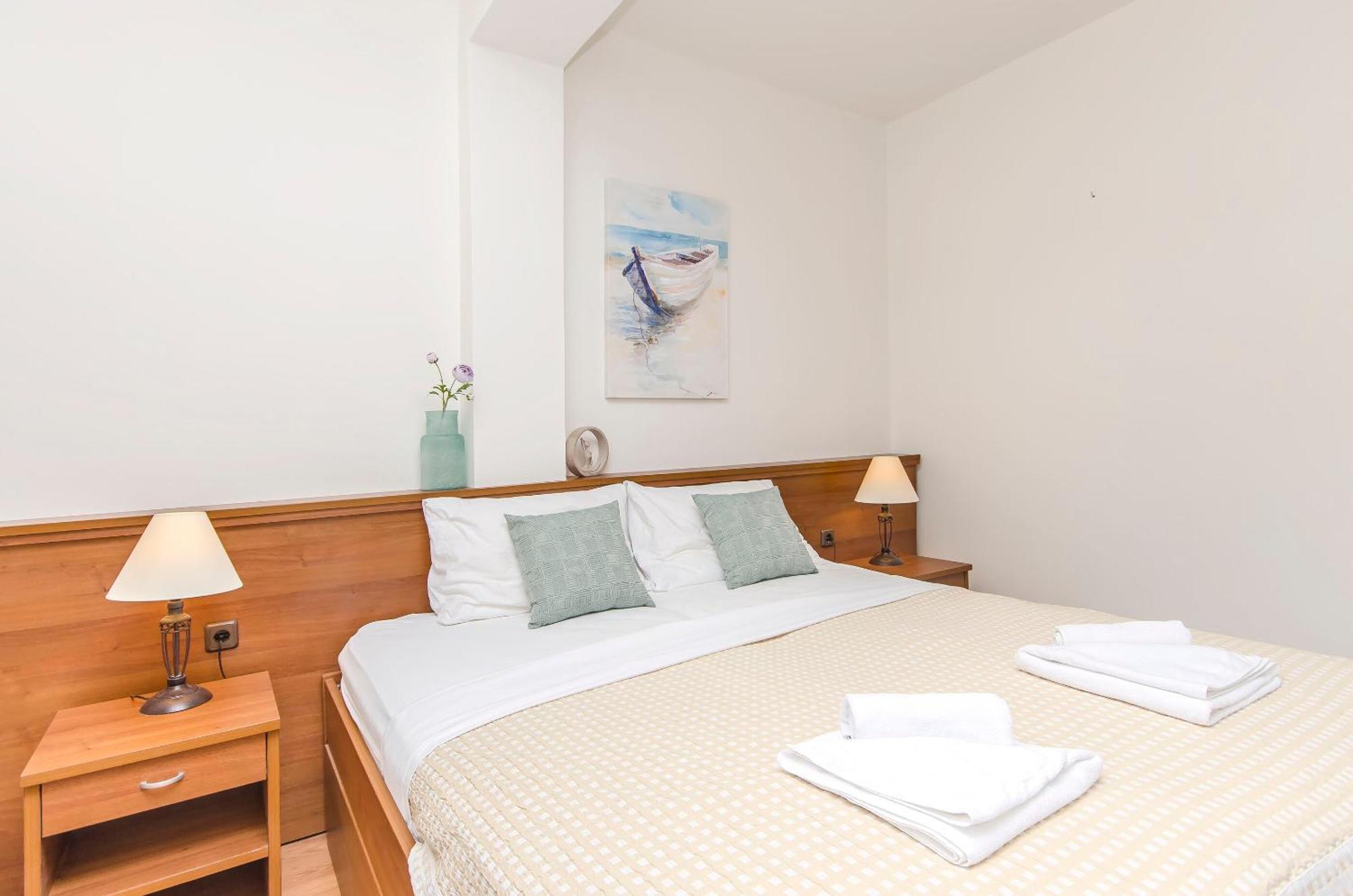 House Hotel Plava Laguna Тисно Екстериор снимка