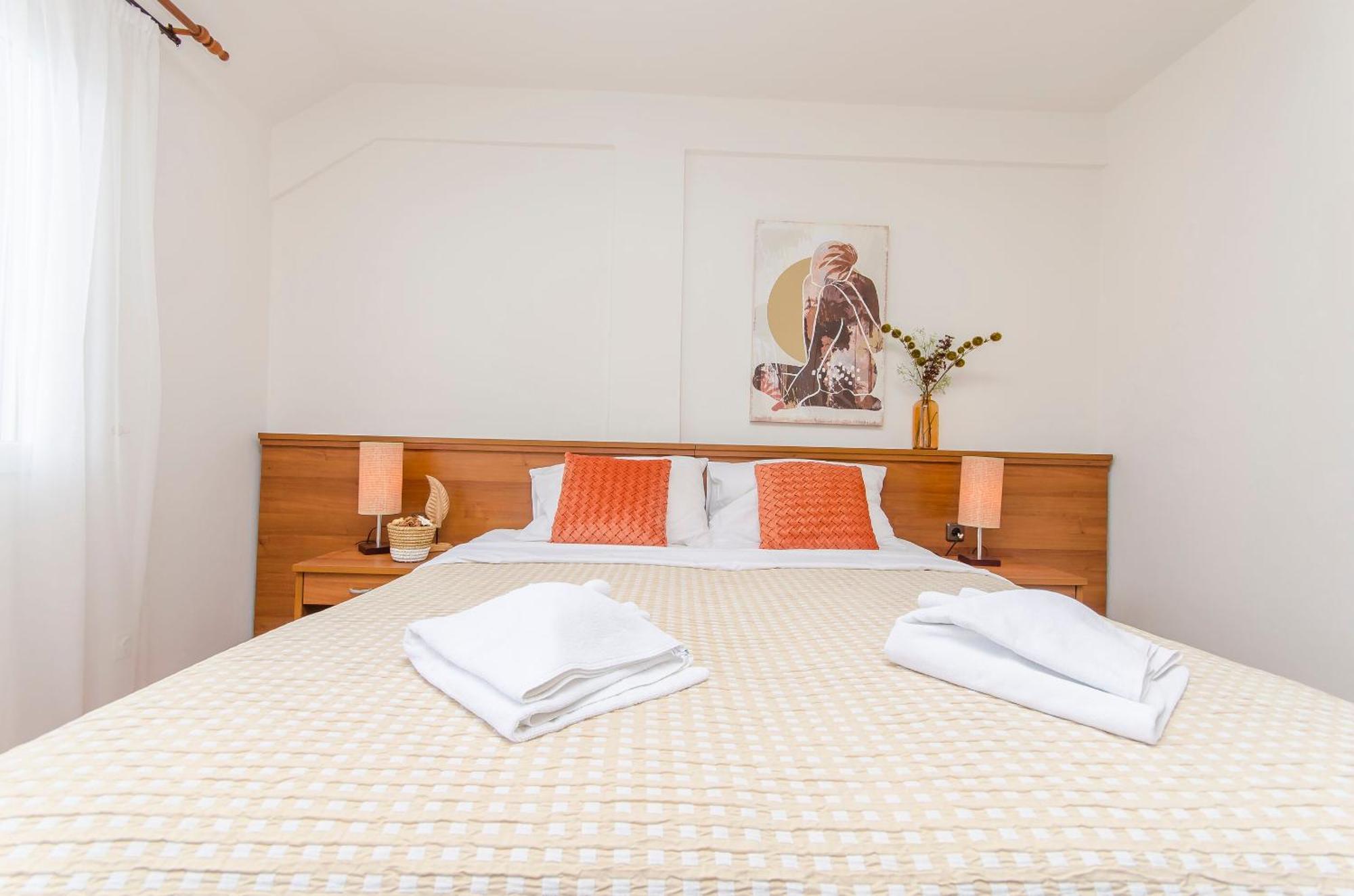 House Hotel Plava Laguna Тисно Екстериор снимка