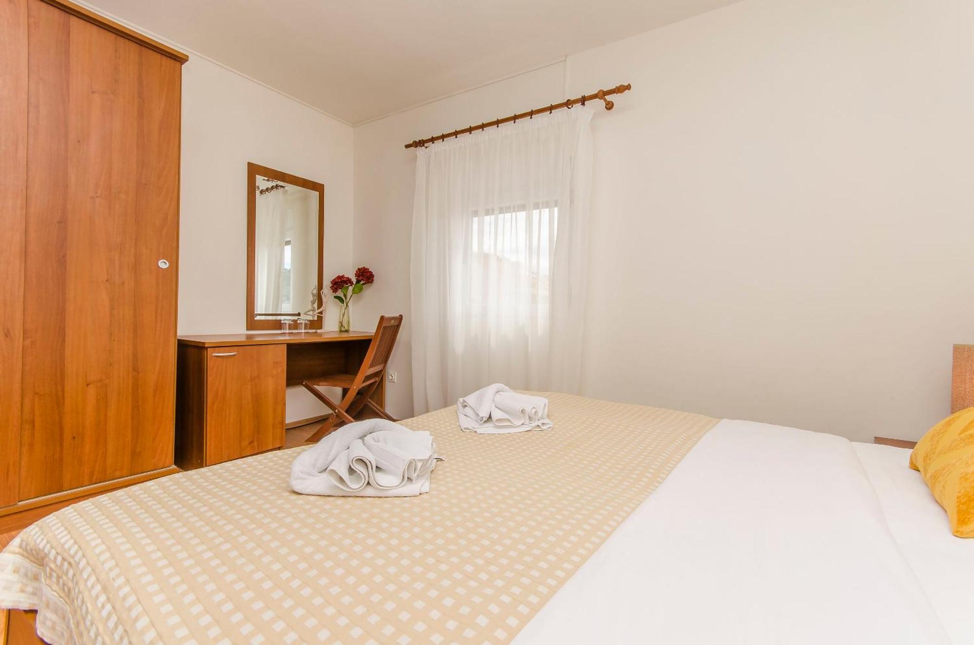 House Hotel Plava Laguna Тисно Екстериор снимка