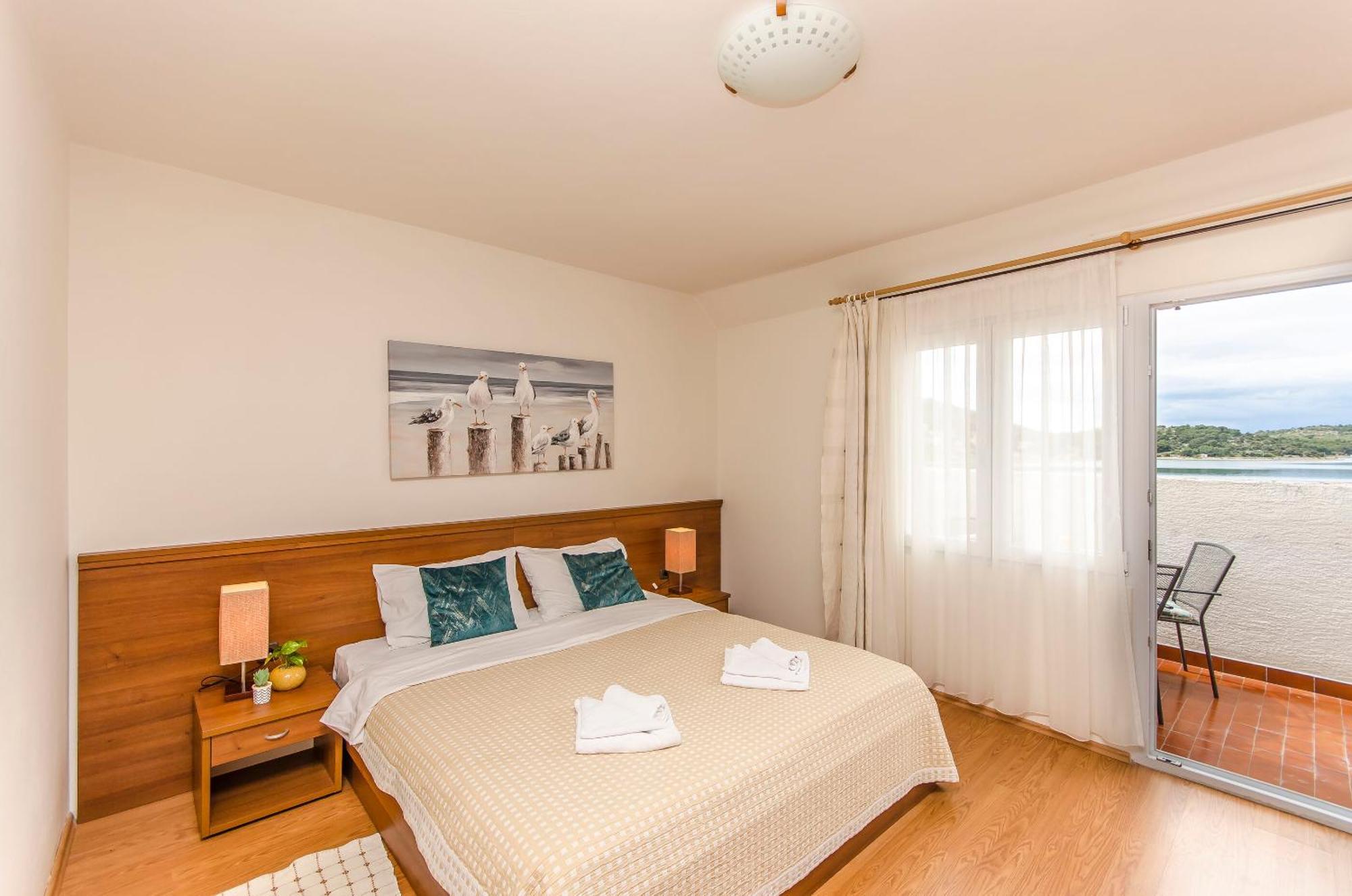 House Hotel Plava Laguna Тисно Екстериор снимка