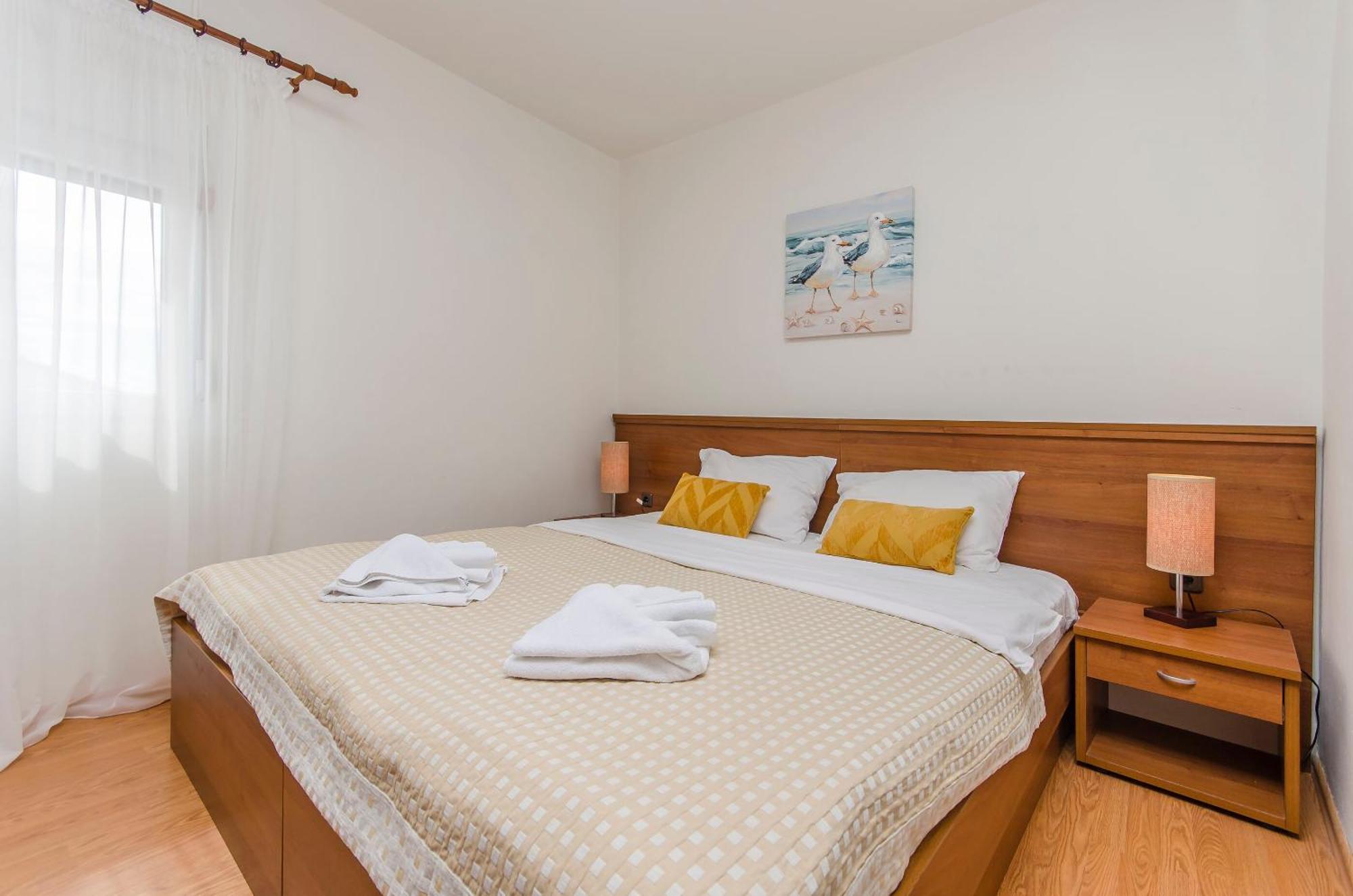House Hotel Plava Laguna Тисно Екстериор снимка