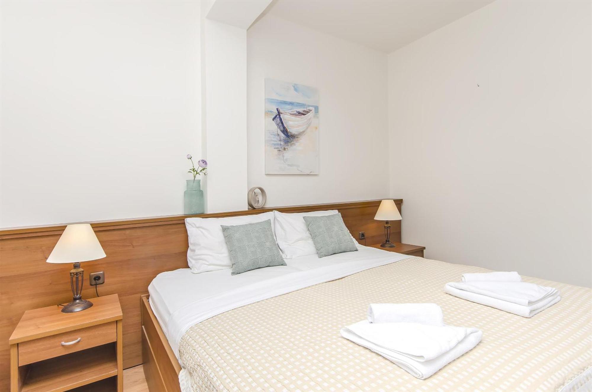 House Hotel Plava Laguna Тисно Екстериор снимка
