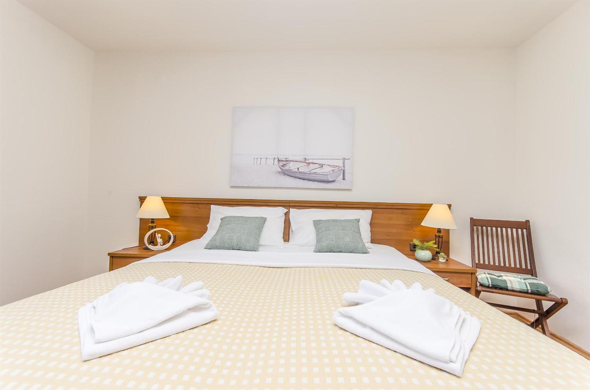 House Hotel Plava Laguna Тисно Екстериор снимка