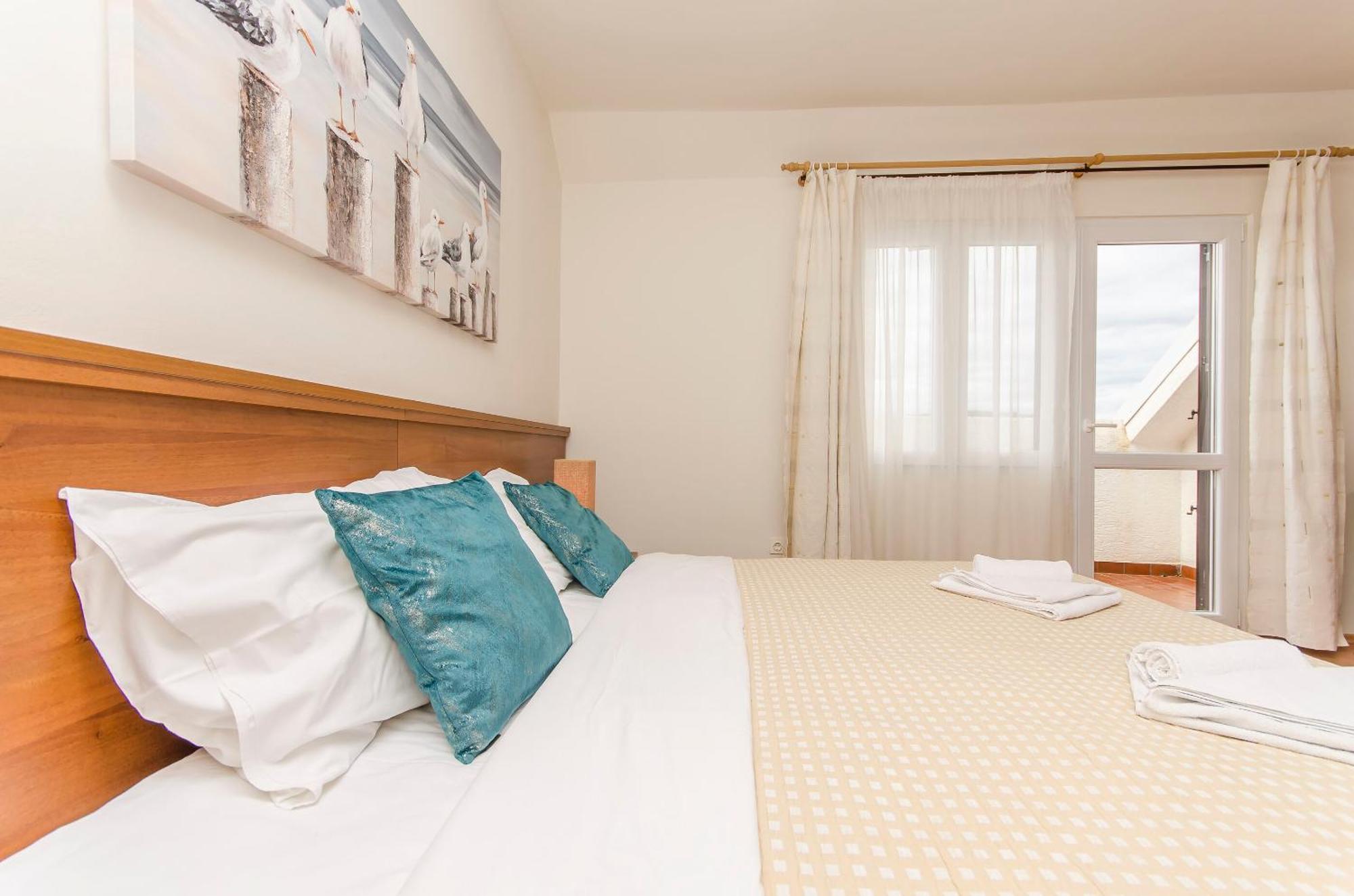 House Hotel Plava Laguna Тисно Екстериор снимка